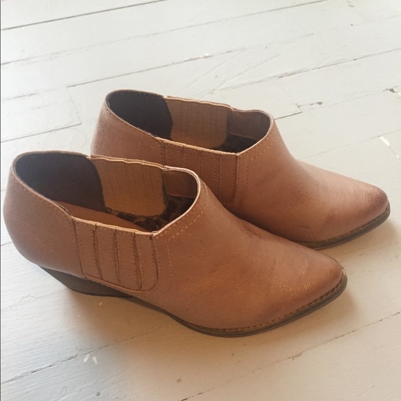 Very Volatile LosAngeles Leather Ankle Boot Sz 5.5 - Picture 2 of 6